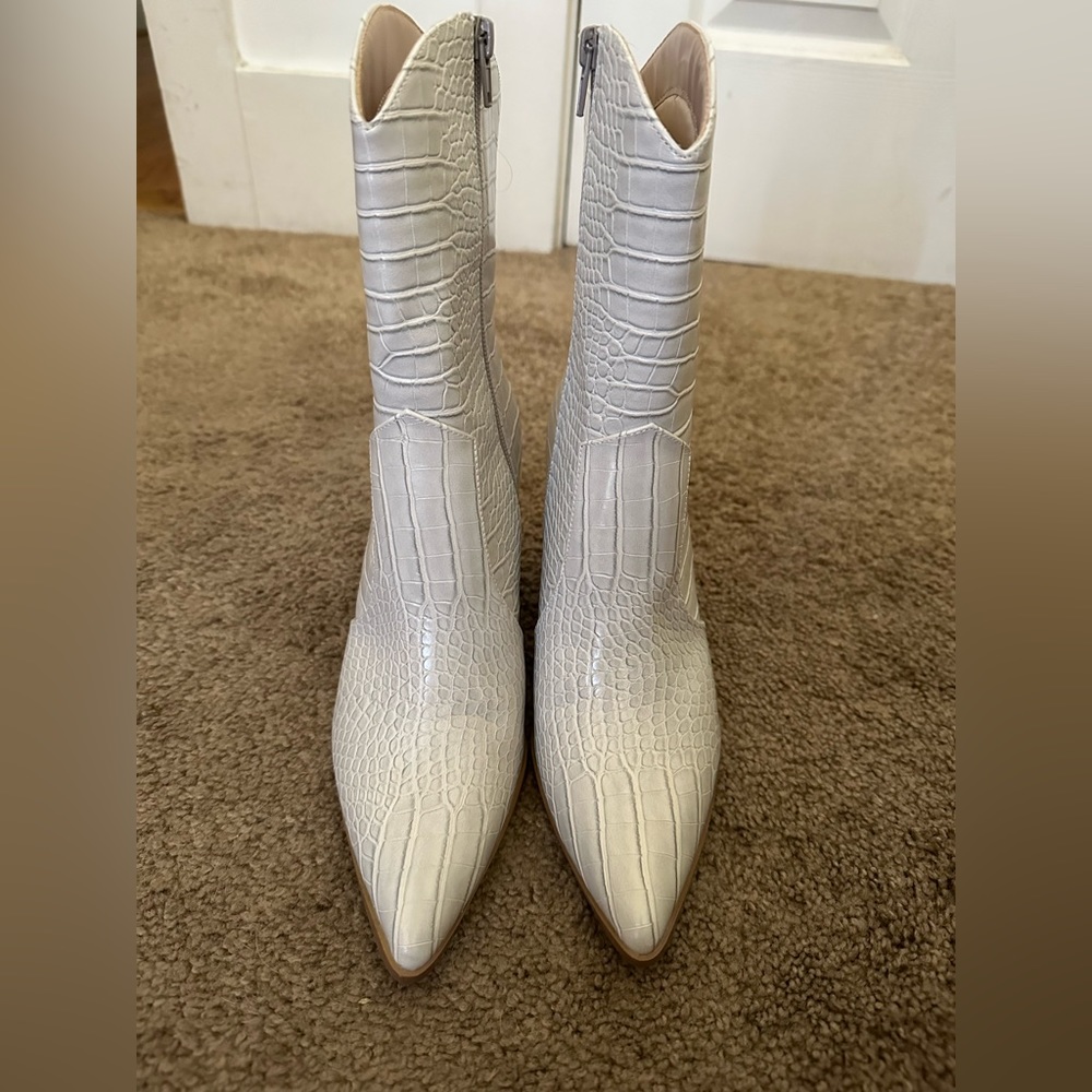 Lulus Eleora bone crocodile boots